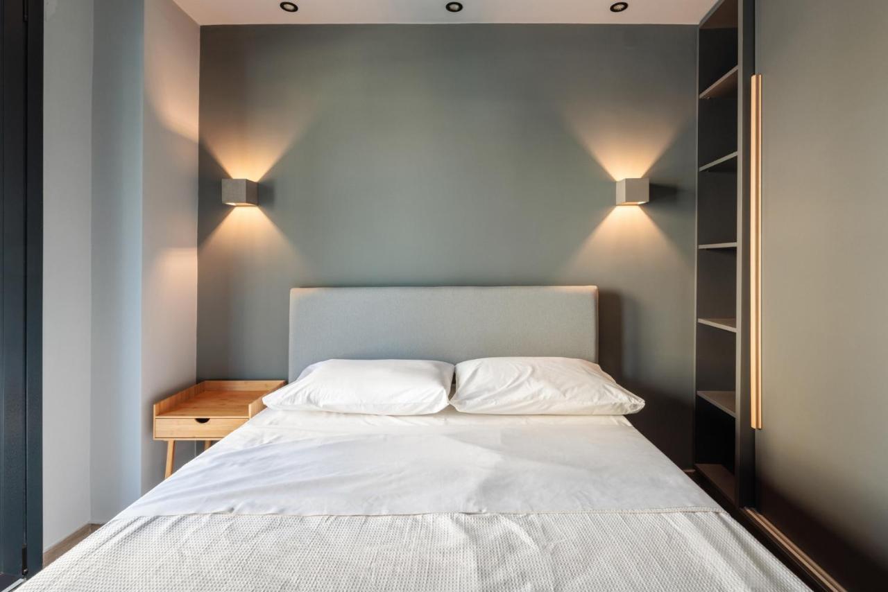 Hippocrates Bound By Binobi Innovative Management! Apartament